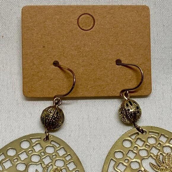 Forever 21 Goldtone Oval Earrings Lace Lattice Etched Dangle Hook Boho NWOT - Picture 2 of 8
